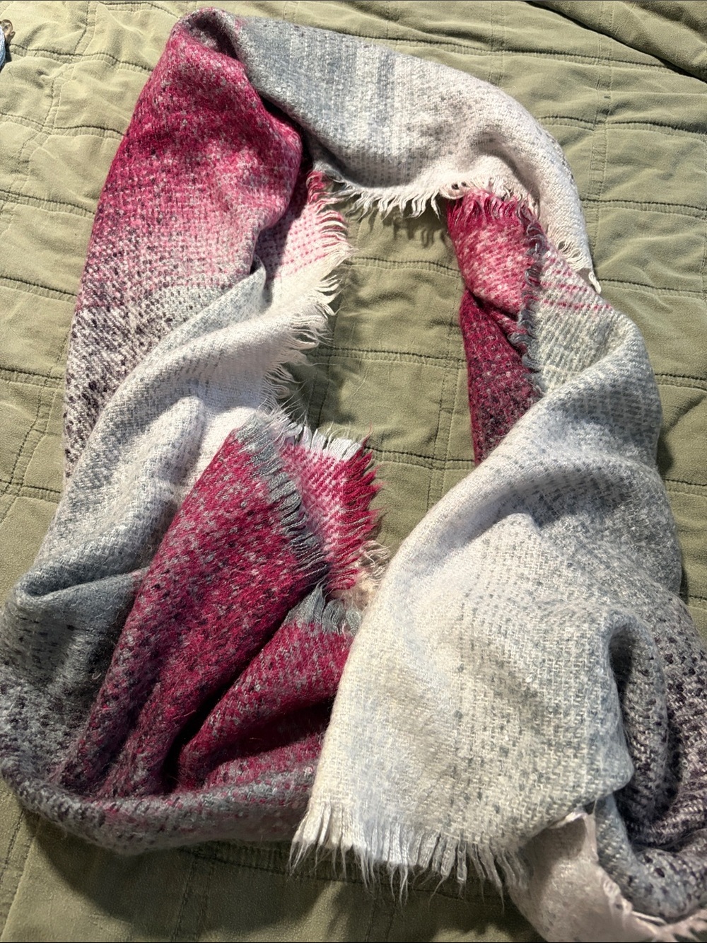 Women's Pink & Gray Ombre Fringe Knit Sweater Scarf